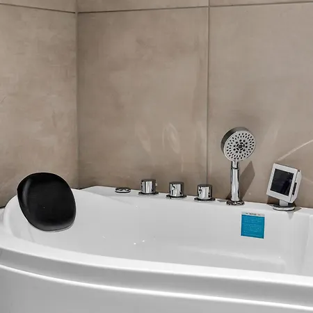 Aurora Διαμέρισμα *